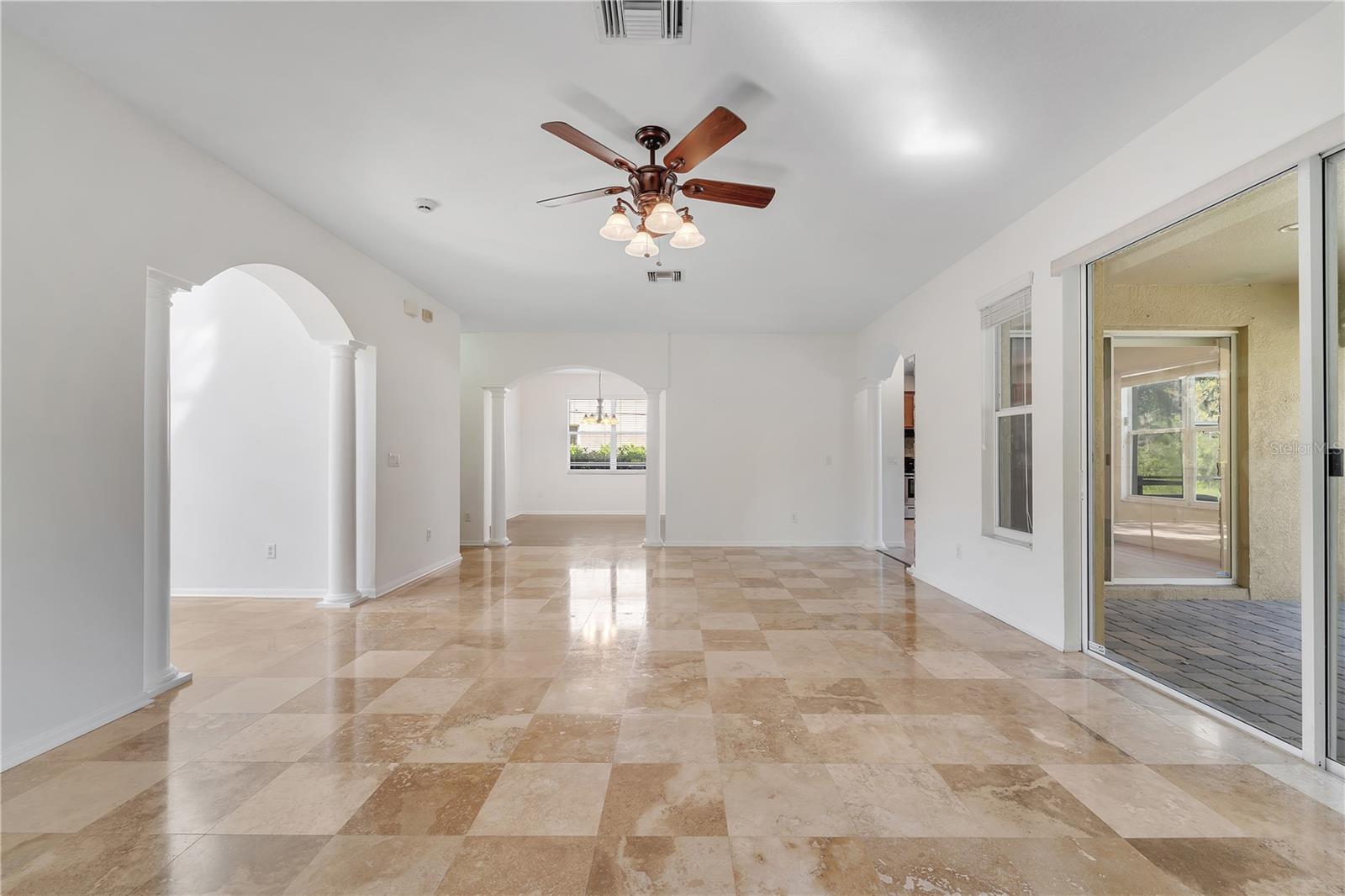 Image 15 of 62 For 18022 Maui Isle Drive
