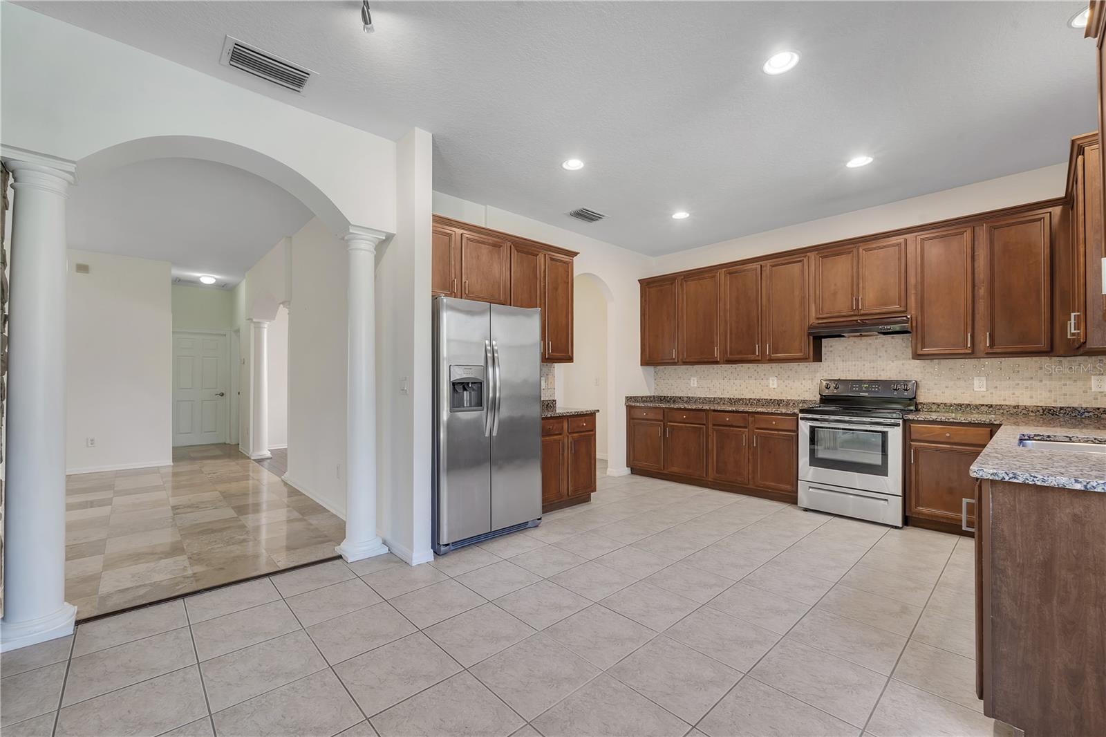 Image 22 of 62 For 18022 Maui Isle Drive