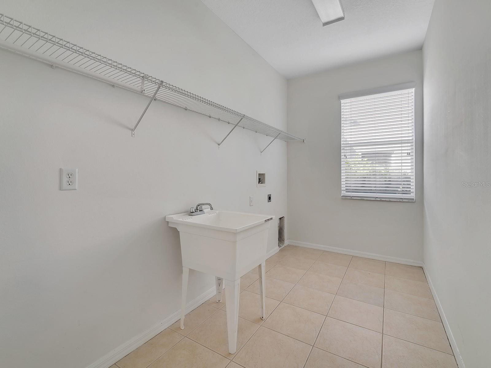 Image 46 of 62 For 18022 Maui Isle Drive