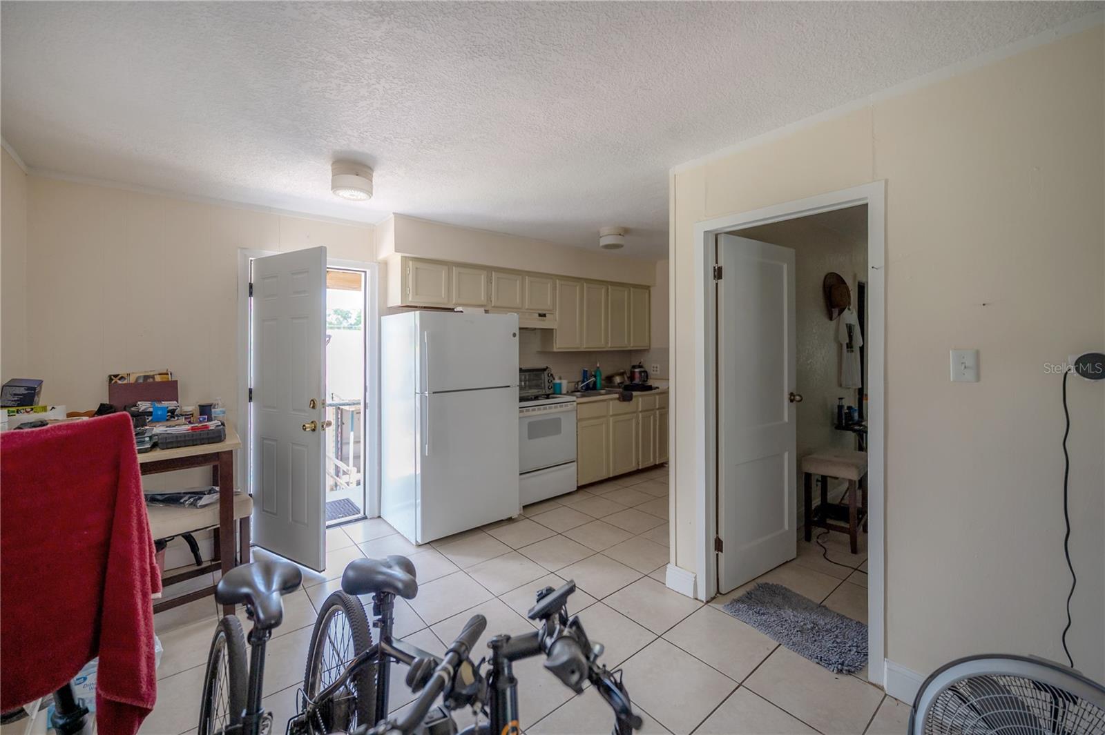 Listing photo id 27 for 8312 11th Street