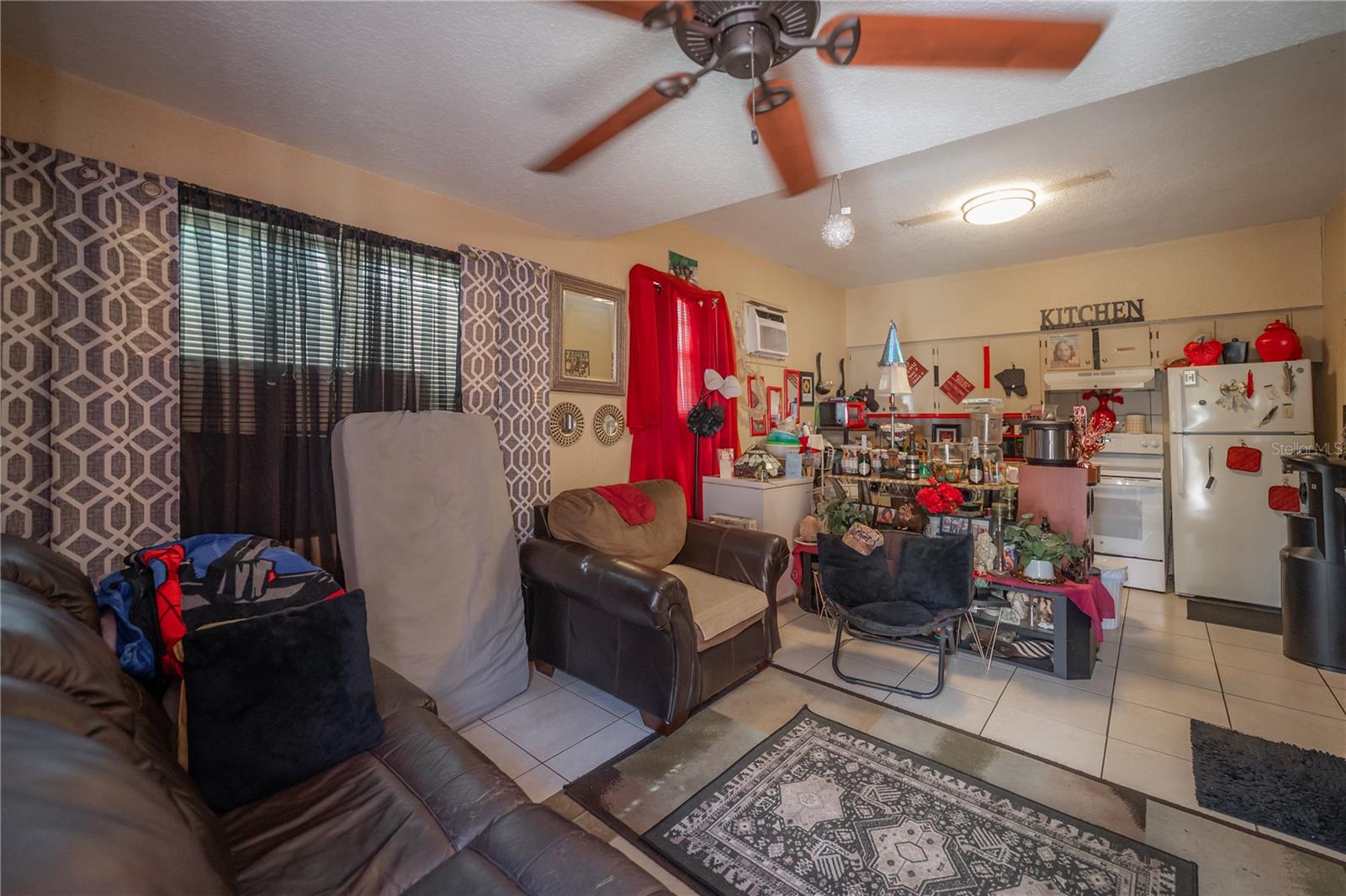 Listing photo id 3 for 8312 11th Street