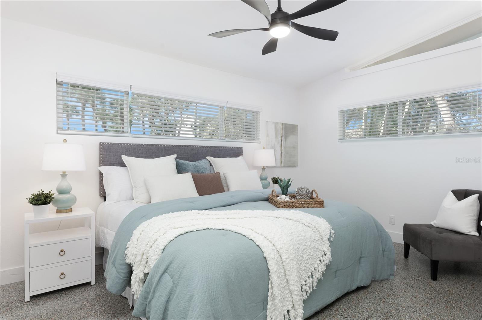 Listing photo id 10 for 3903 Belle Vista Drive E