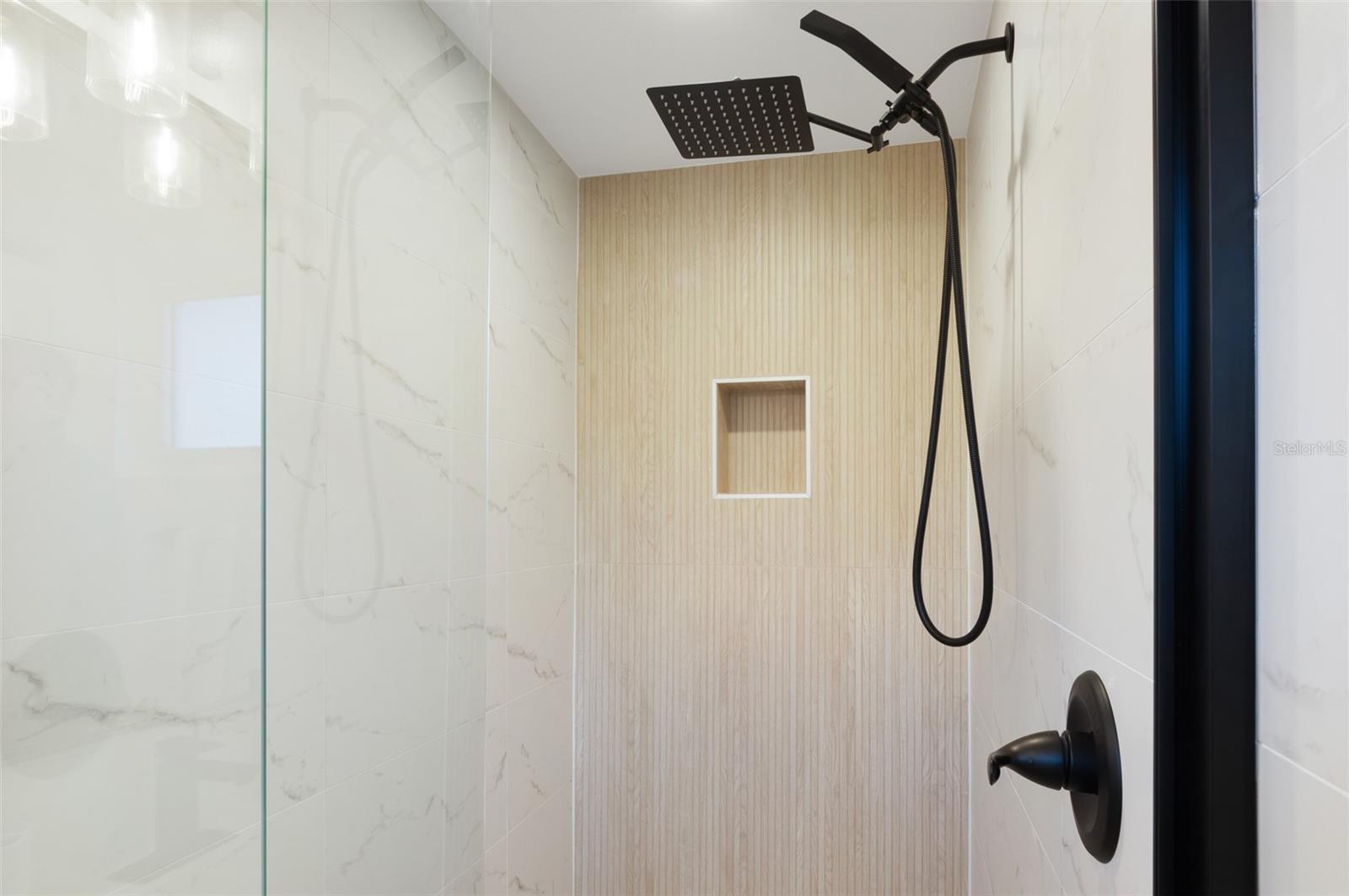 Listing photo id 12 for 3903 Belle Vista Drive E