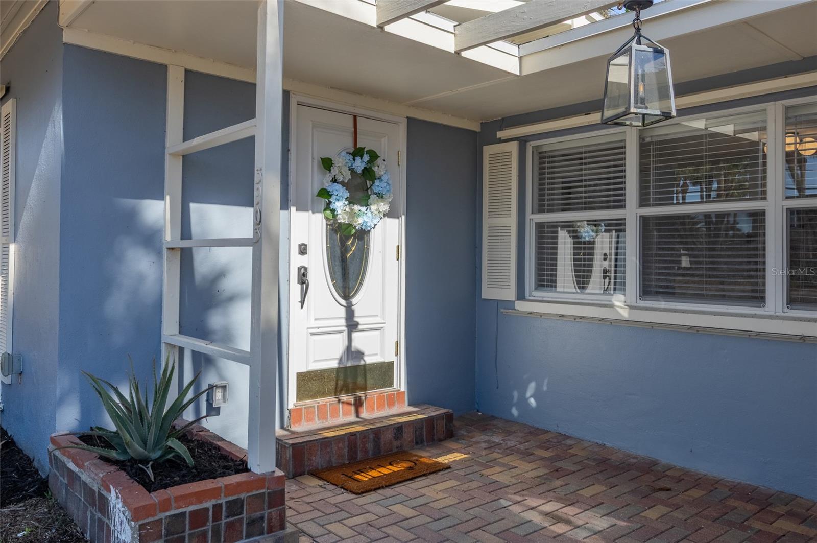 Listing photo id 22 for 3903 Belle Vista Drive E