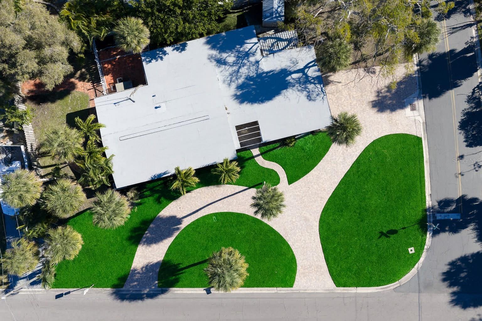 Listing photo id 7 for 3903 Belle Vista Drive E