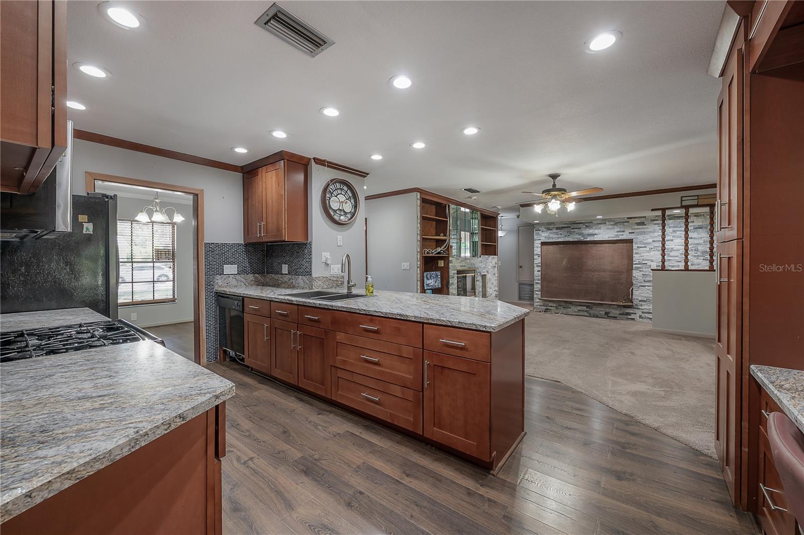 Listing photo id 8 for 11014 Cinderlane Place