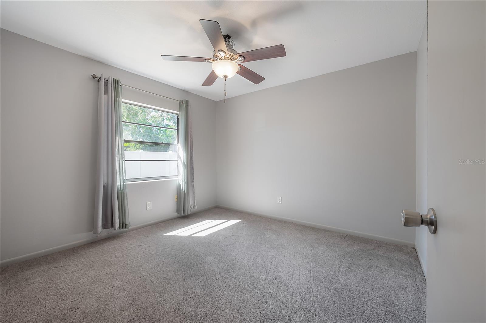 Listing photo id 15 for 11014 Cinderlane Place