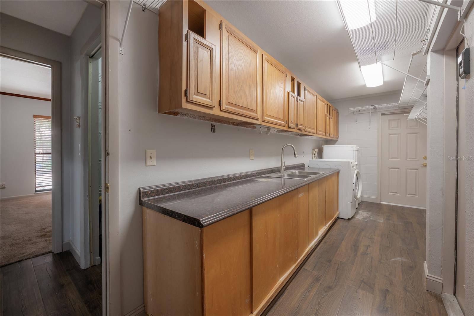 Listing photo id 17 for 11014 Cinderlane Place
