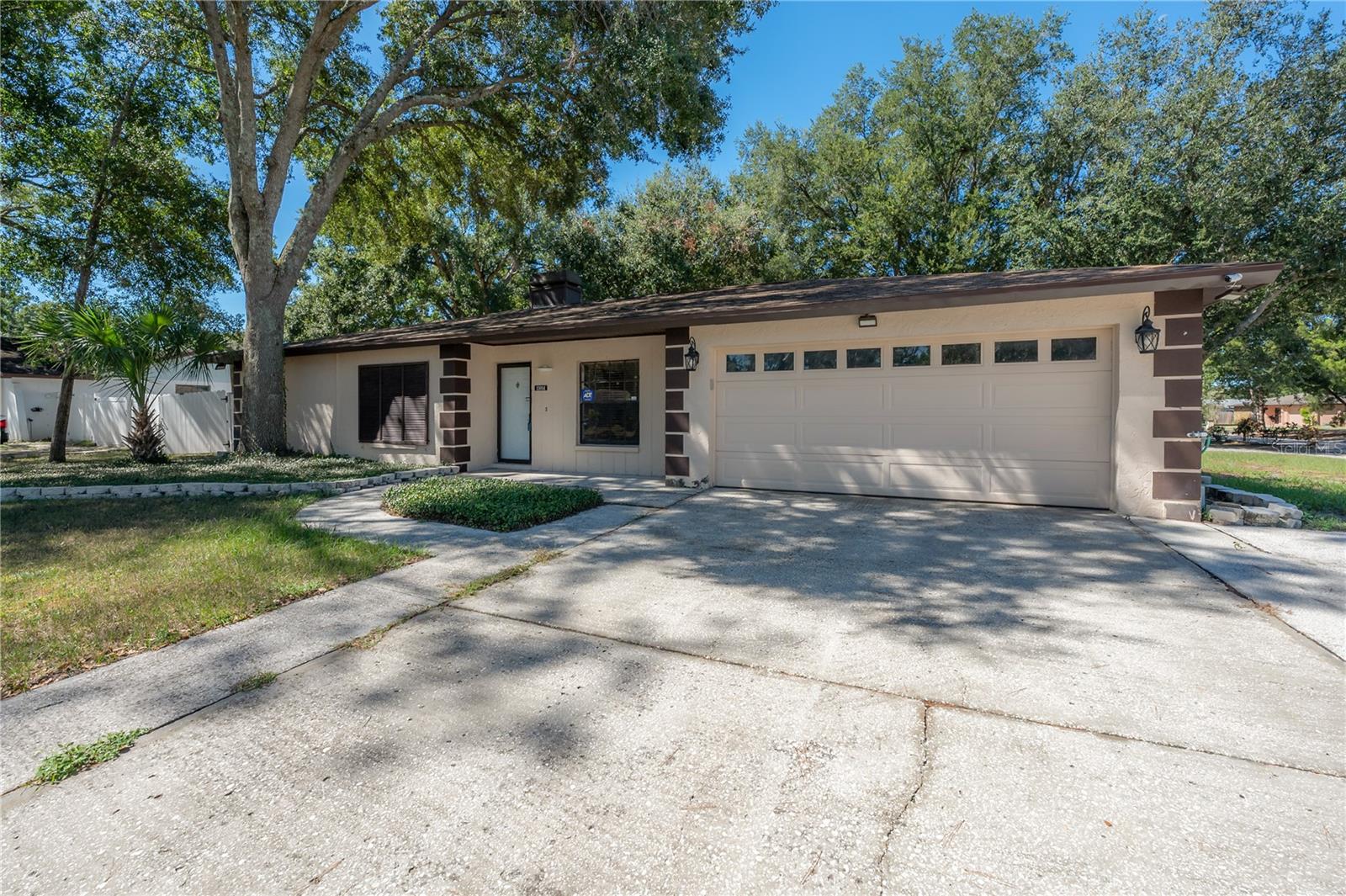 Listing photo id 0 for 11014 Cinderlane Place