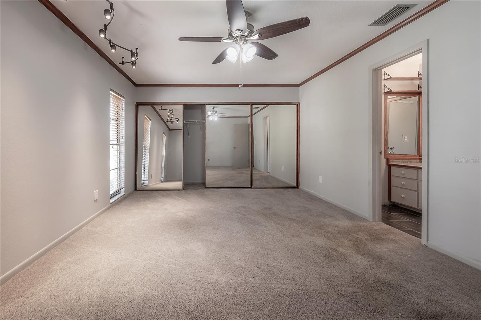 Listing photo id 19 for 11014 Cinderlane Place