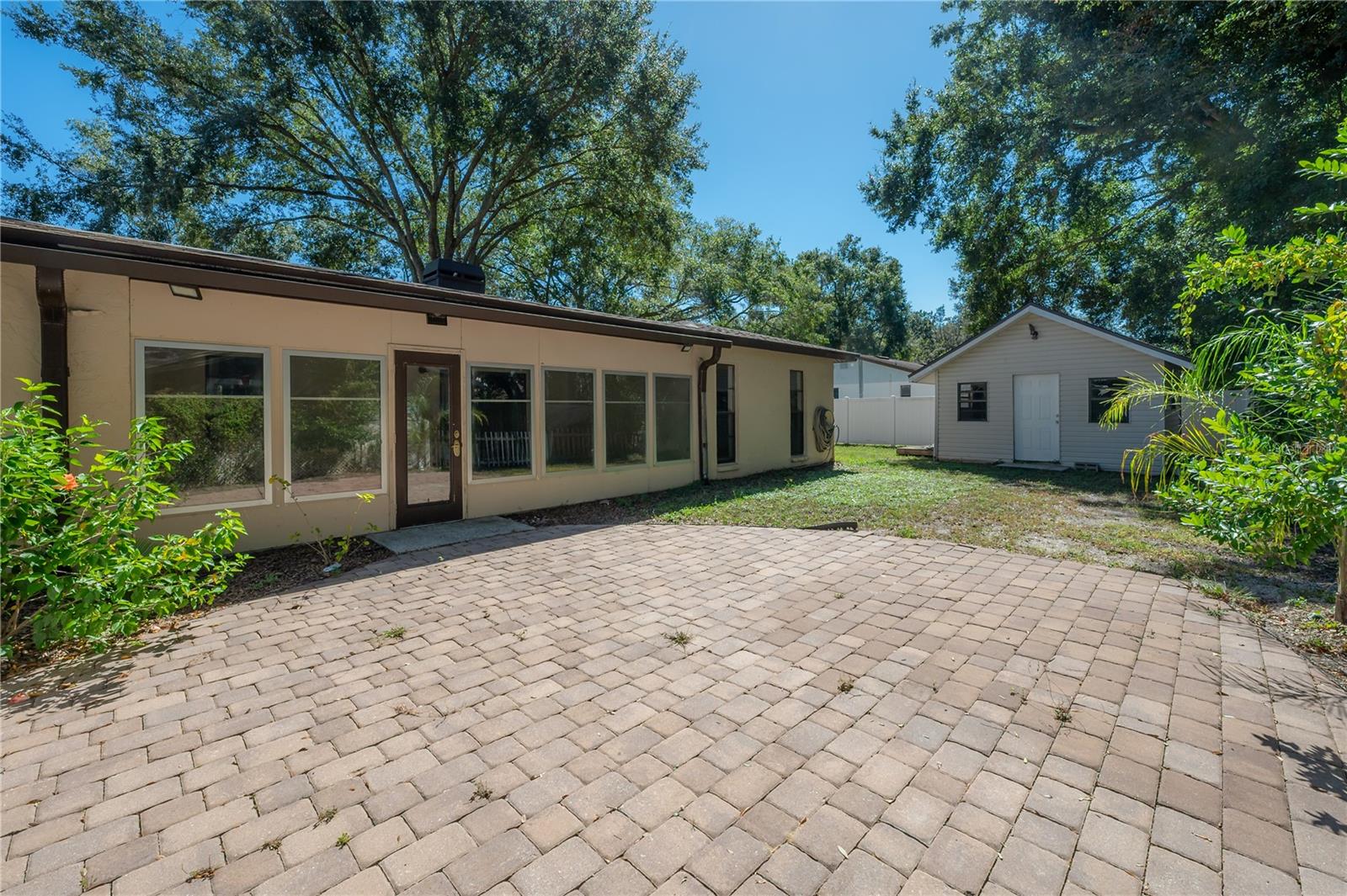 Listing photo id 23 for 11014 Cinderlane Place