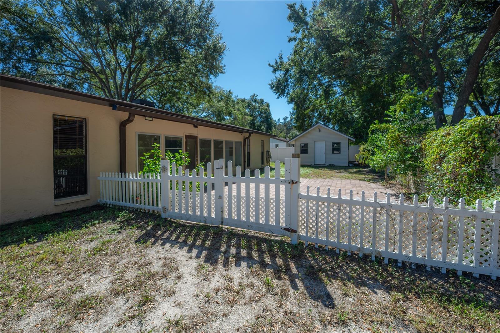 Listing photo id 24 for 11014 Cinderlane Place