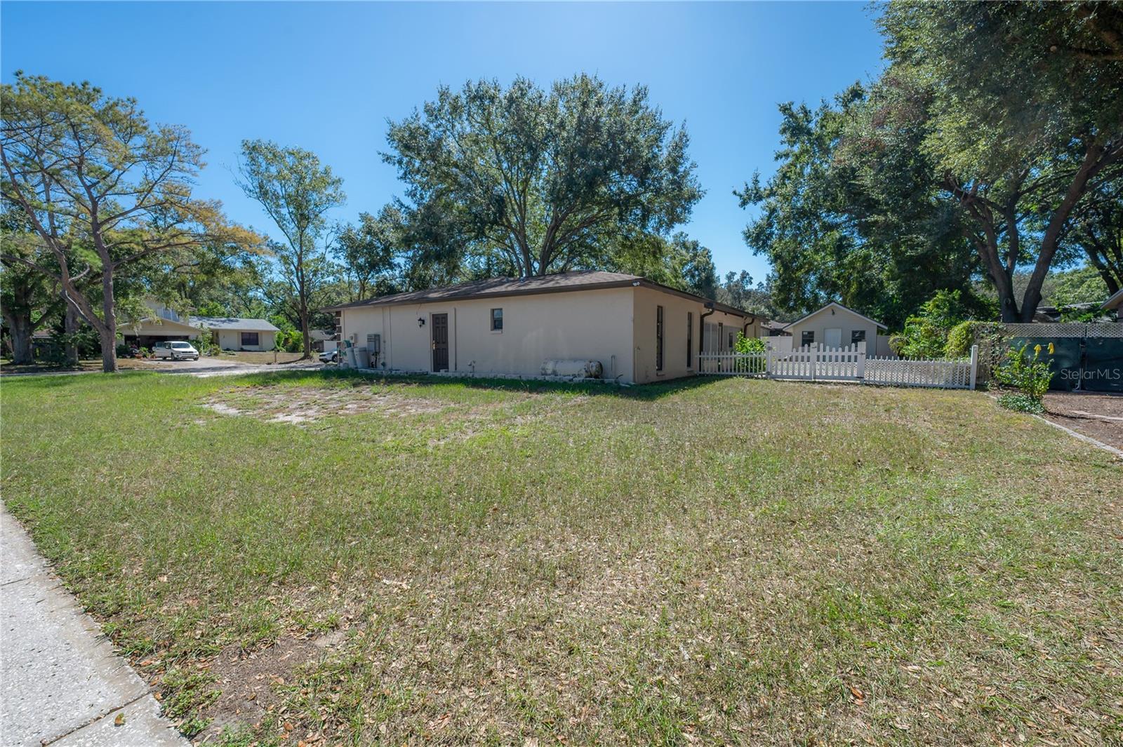 Listing photo id 26 for 11014 Cinderlane Place