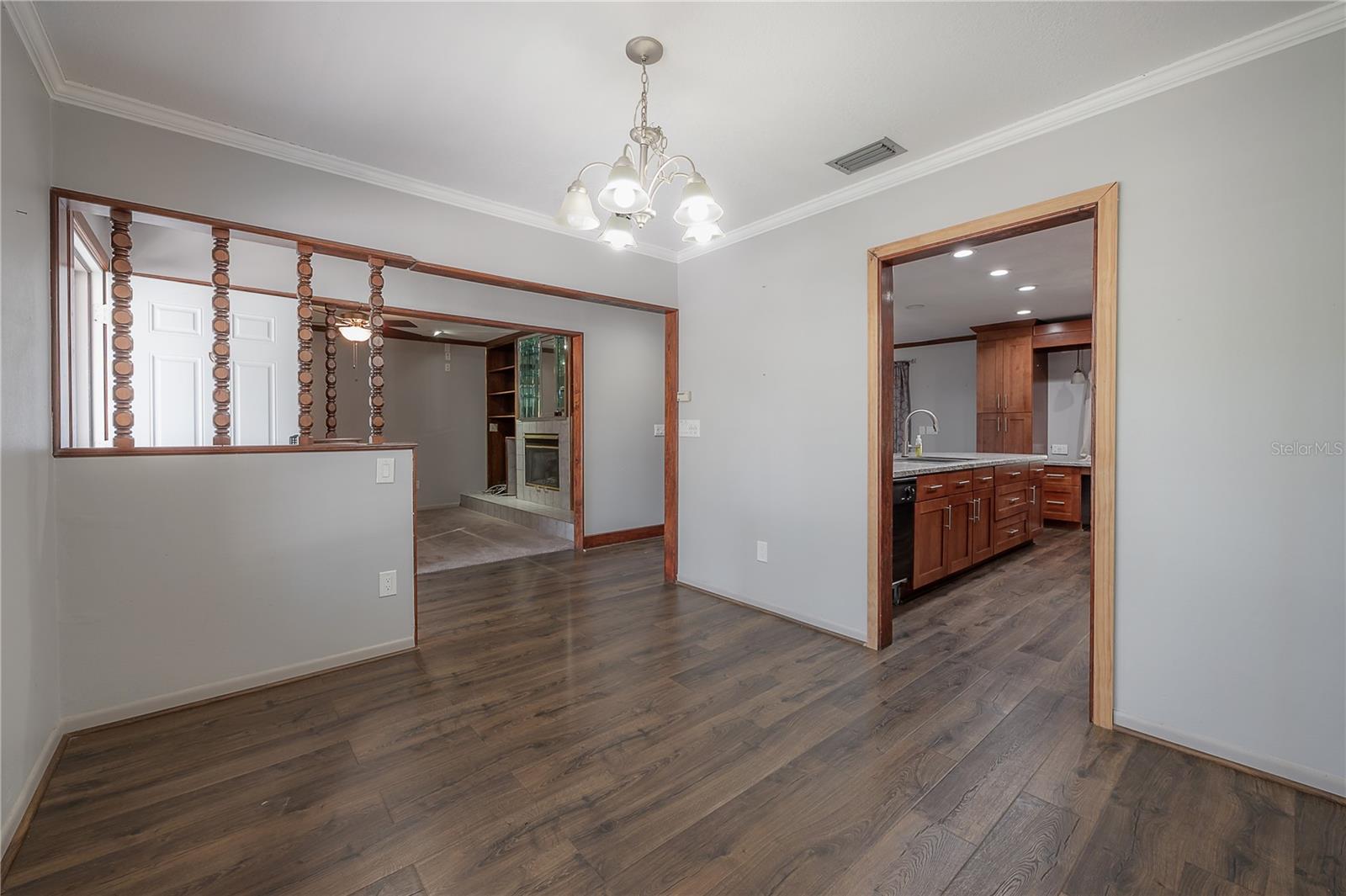 Listing photo id 3 for 11014 Cinderlane Place