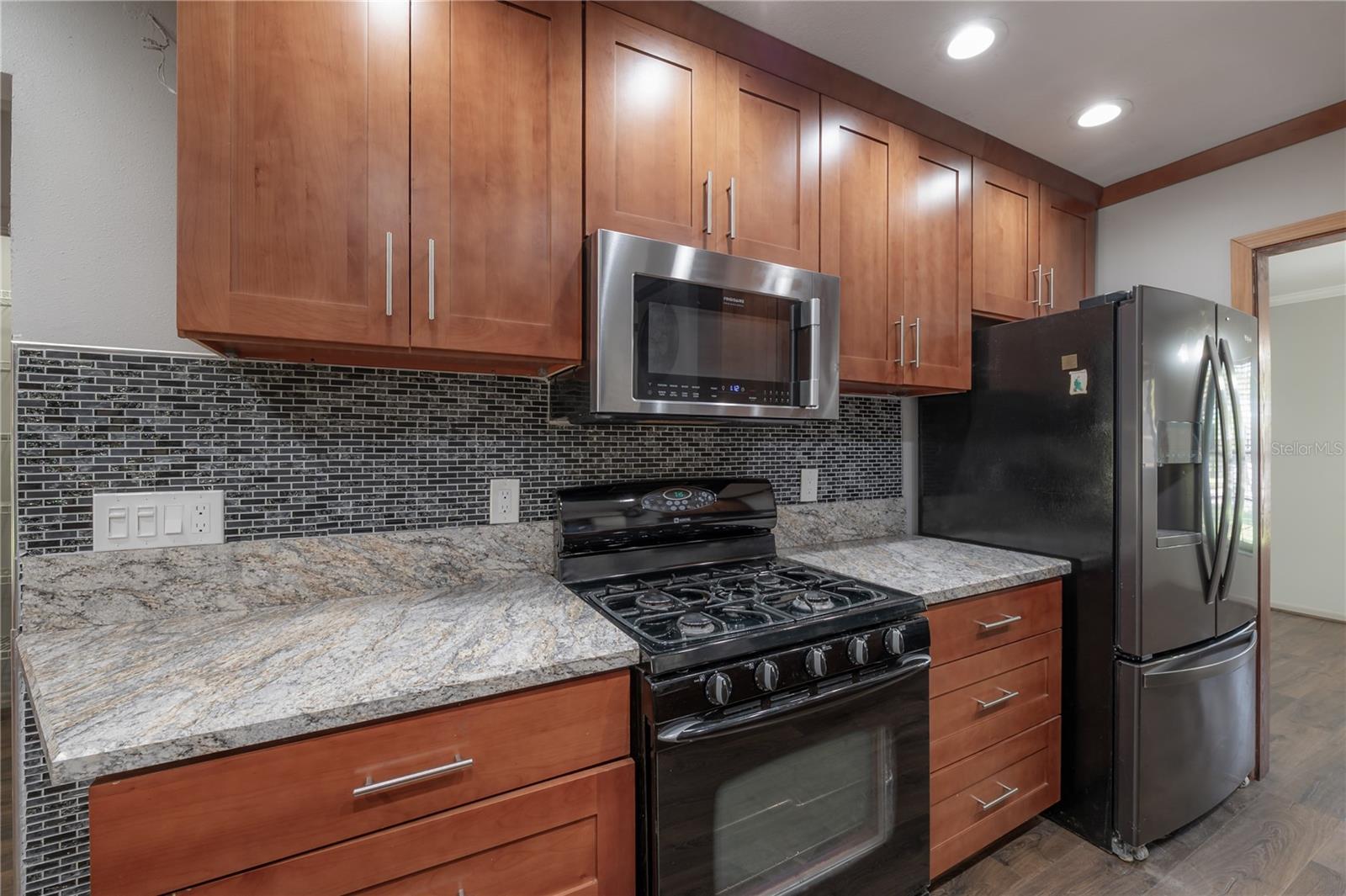 Listing photo id 5 for 11014 Cinderlane Place