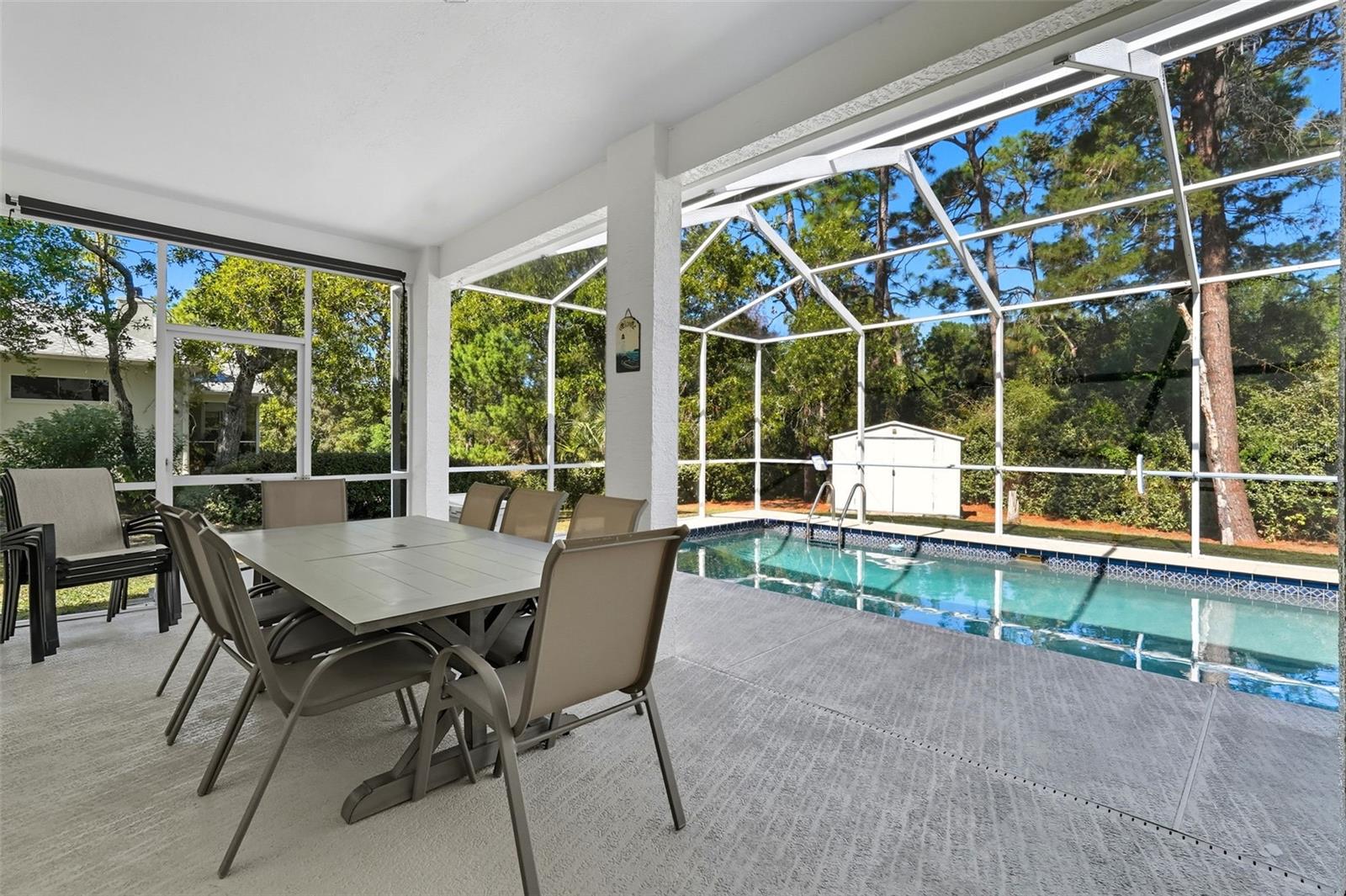 Listing photo id 36 for 5223 Dellbrook Avenue