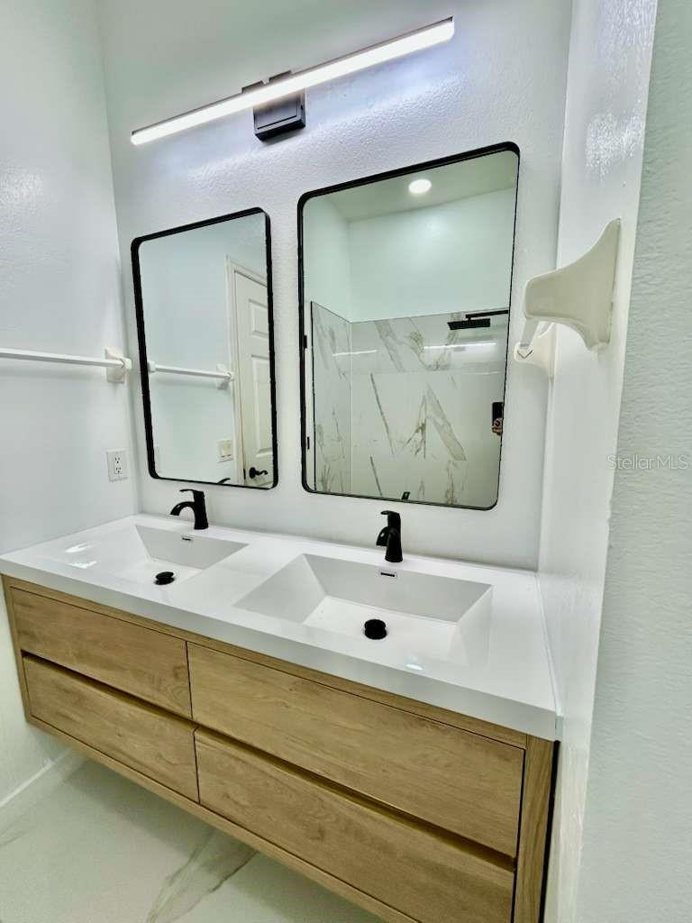 Image 21 of 39 For 5870 Chaps Drive