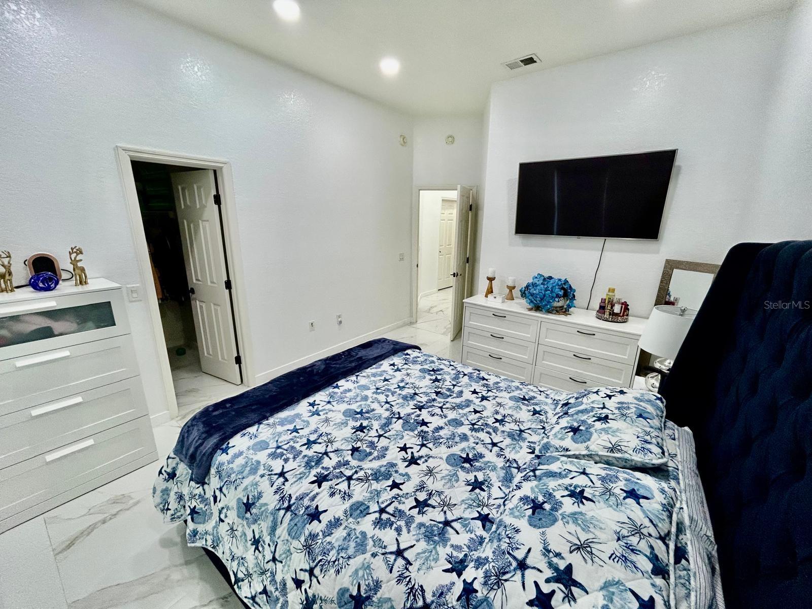 Image 25 of 39 For 5870 Chaps Drive