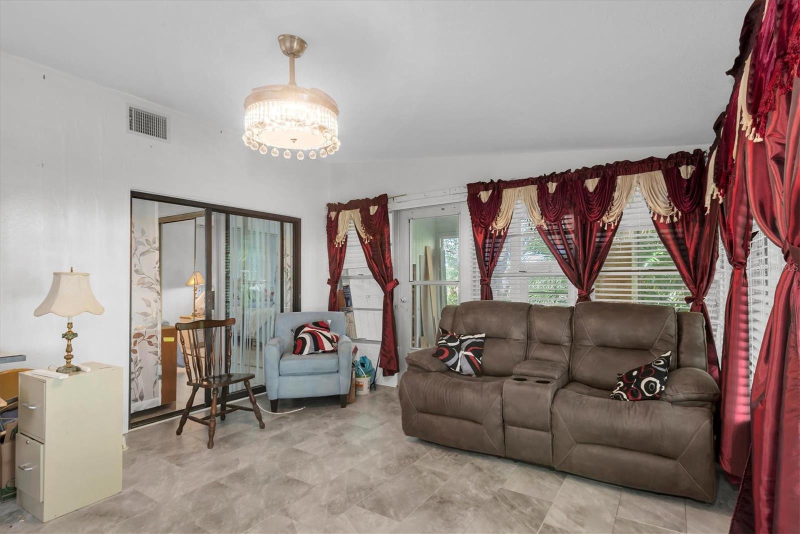 Image 9 of 48 For 347 Canal Way