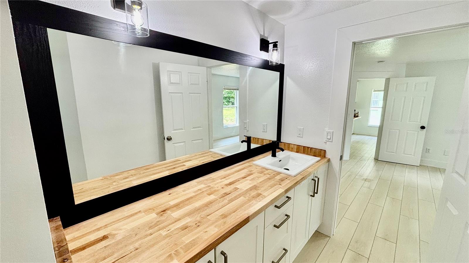 Image 13 of 28 For 712 19th Street