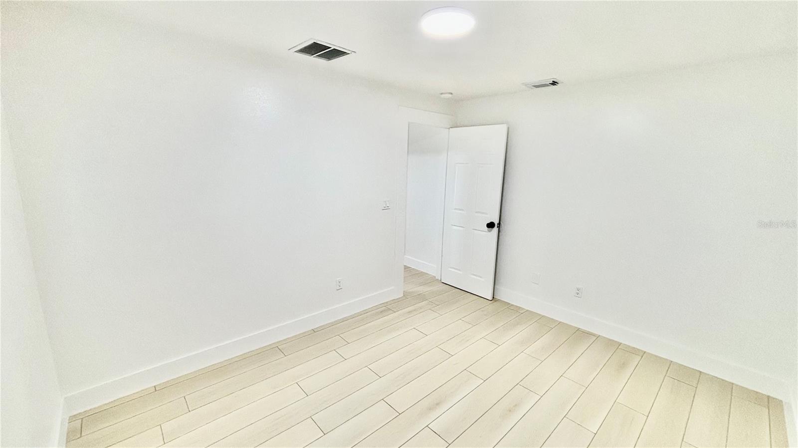 Image 24 of 28 For 712 19th Street