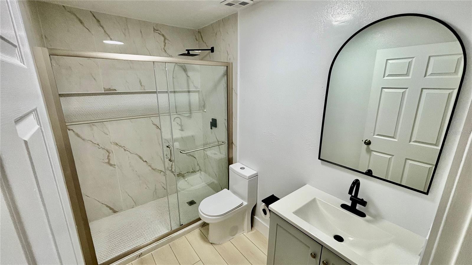 Image 26 of 28 For 712 19th Street