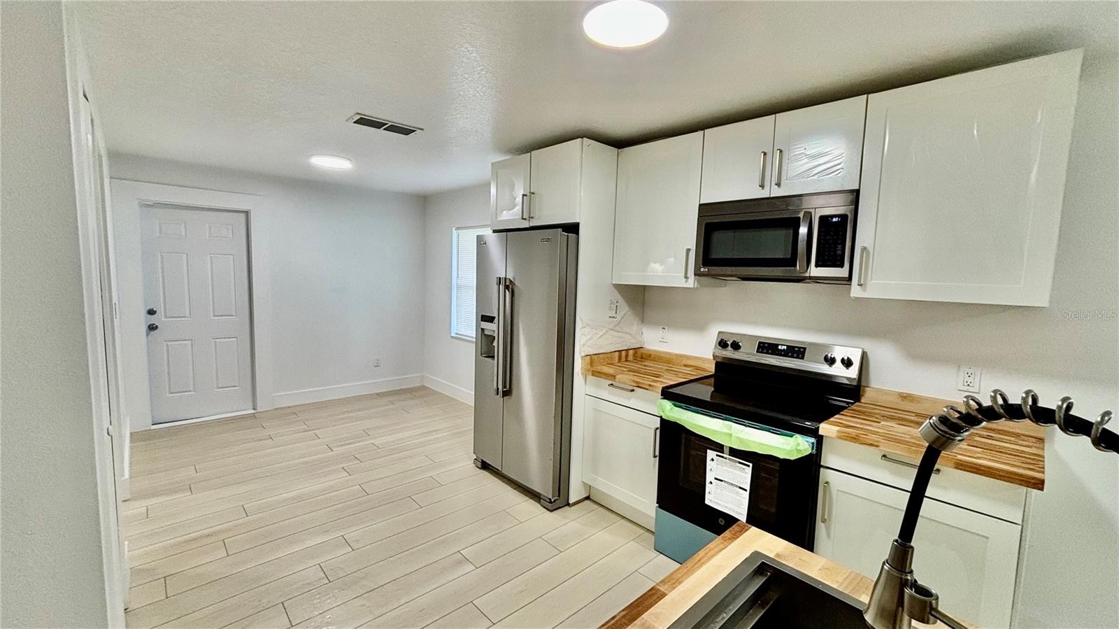 Image 7 of 28 For 712 19th Street