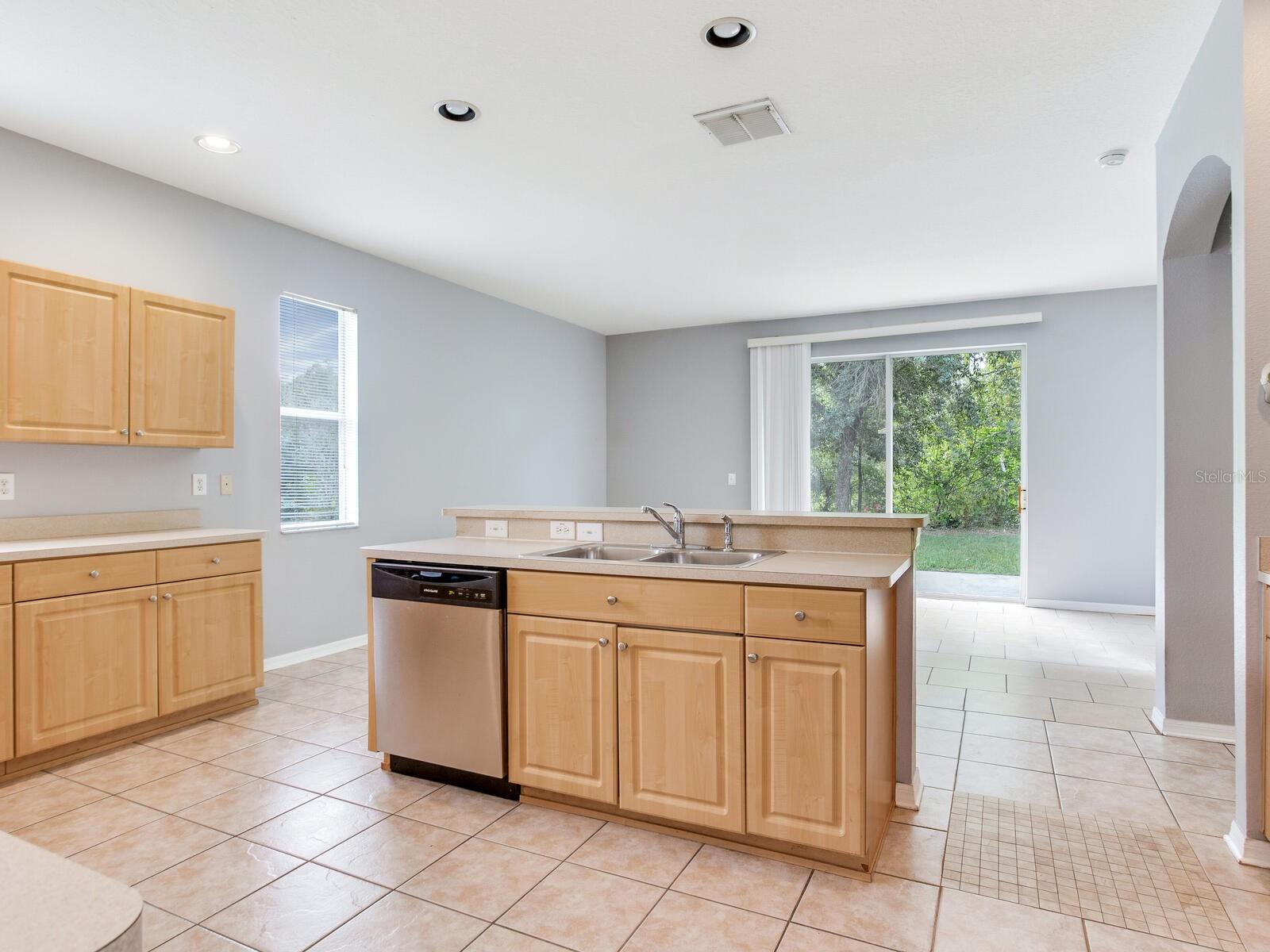 Image 13 of 41 For 17433 Lawn Orchid Loop