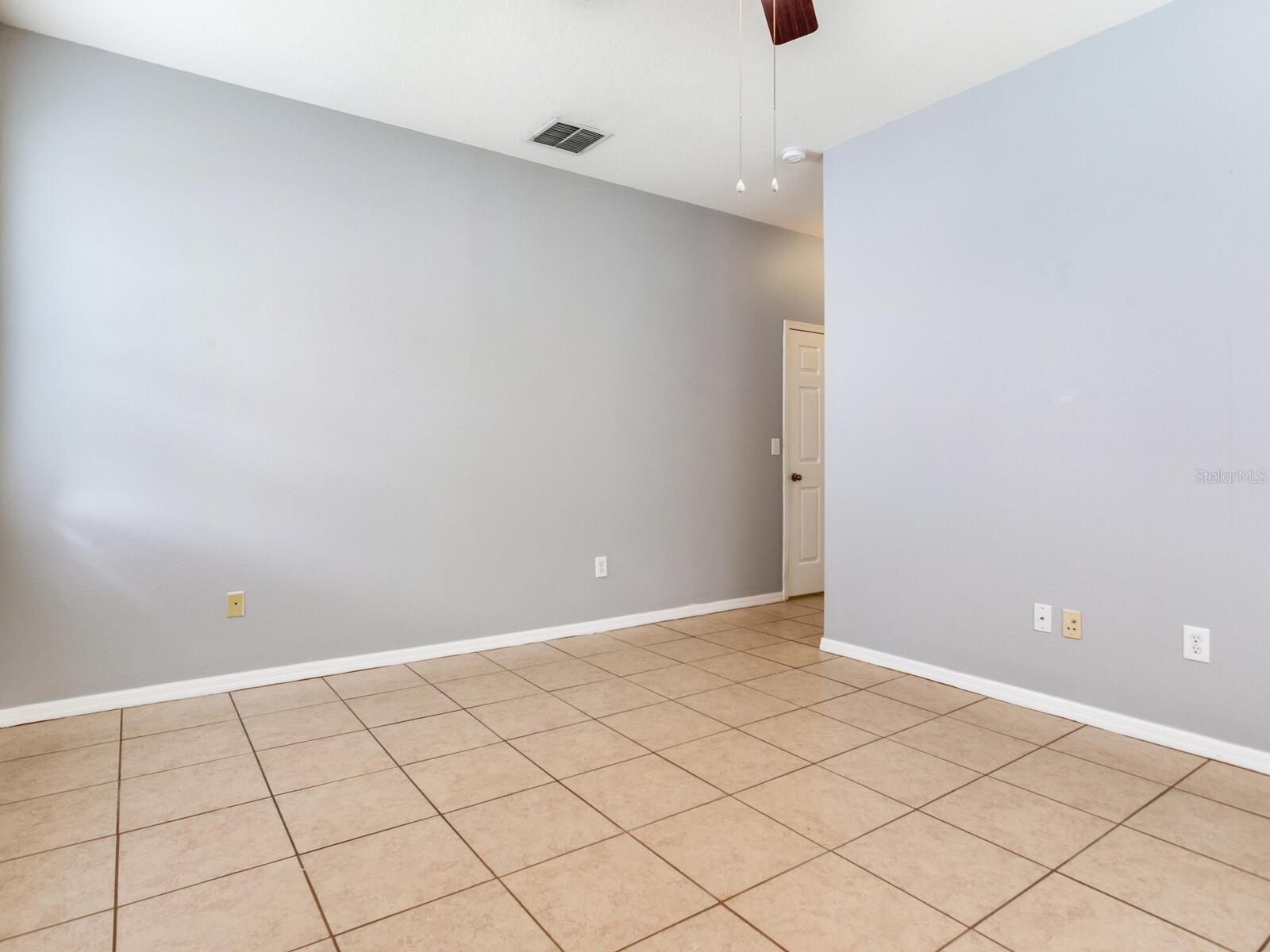 Image 25 of 41 For 17433 Lawn Orchid Loop