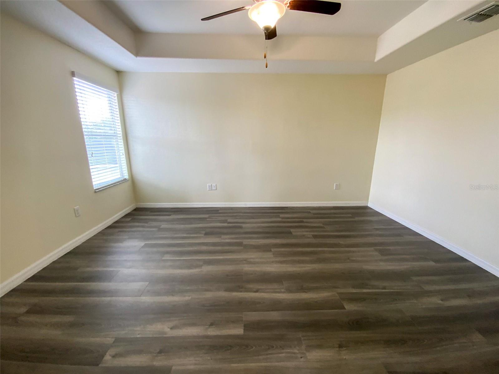 Image 17 of 50 For 21046 Passive Porch Drive