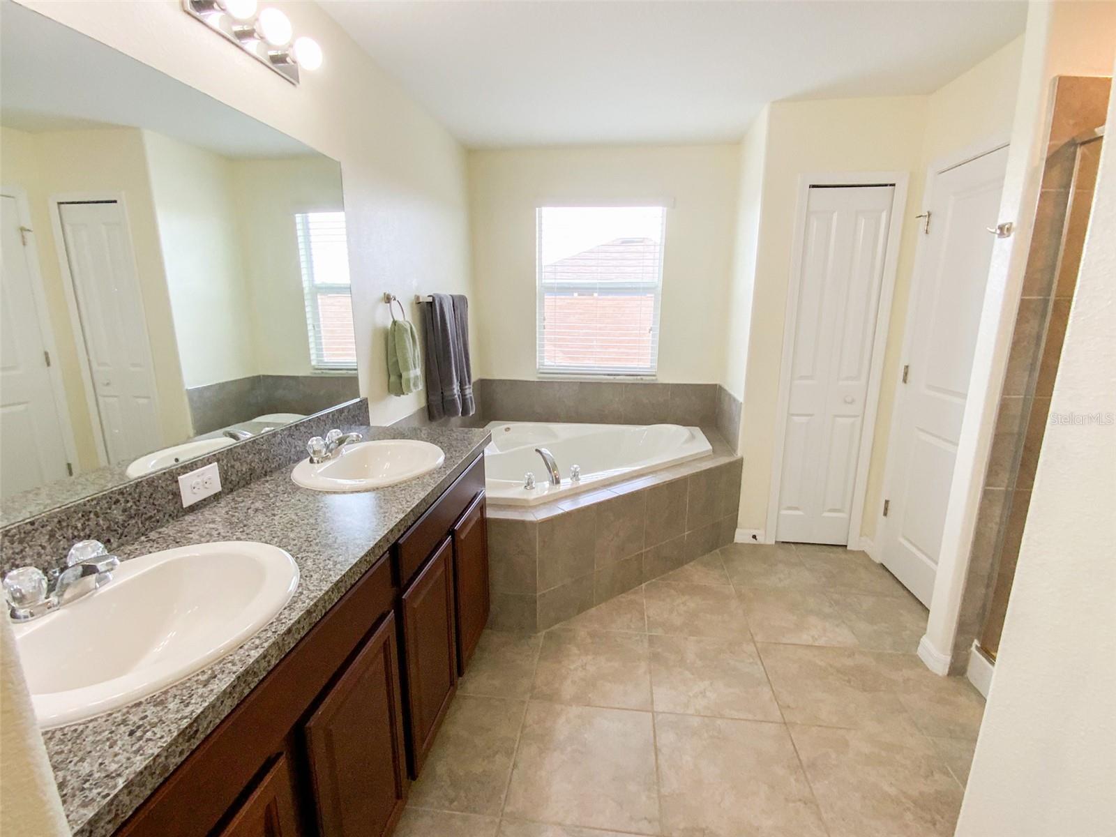 Image 23 of 50 For 21046 Passive Porch Drive