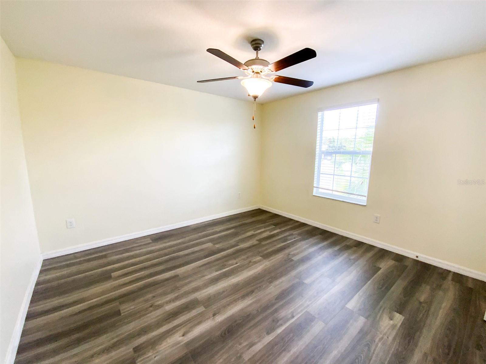 Image 25 of 50 For 21046 Passive Porch Drive