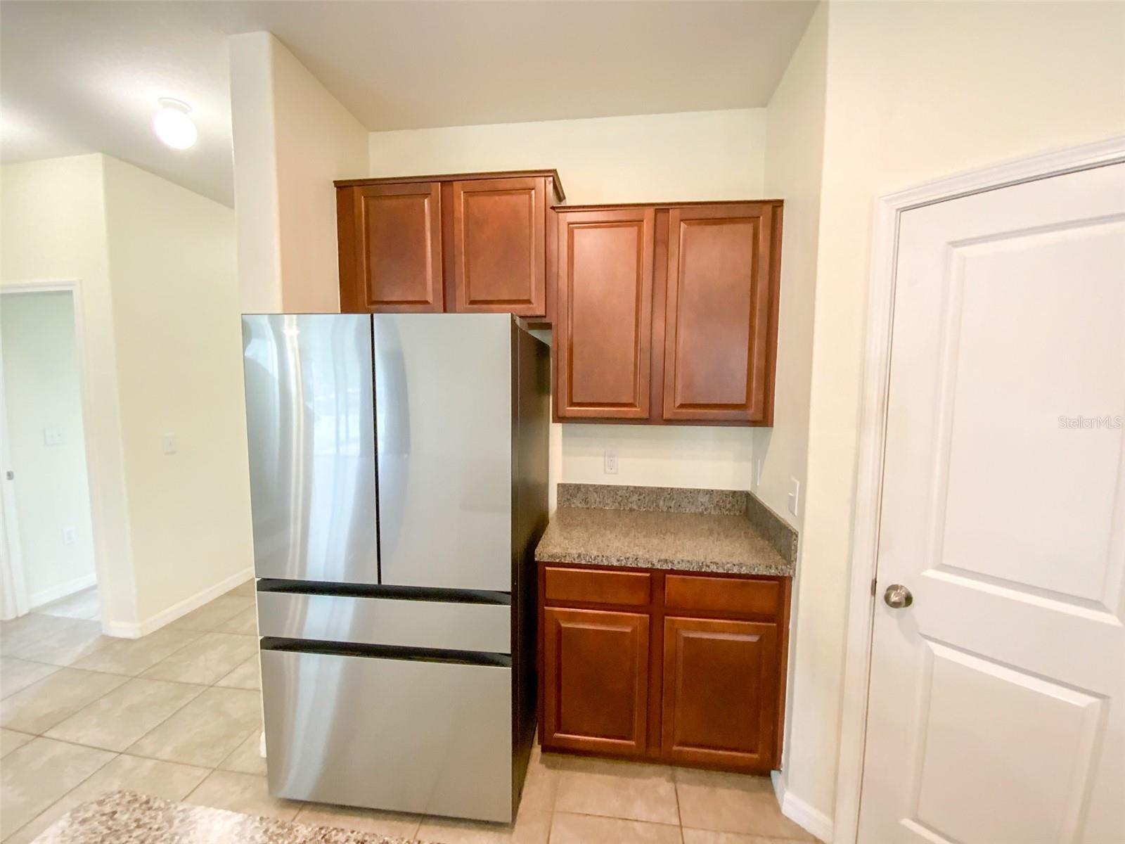 Image 5 of 50 For 21046 Passive Porch Drive