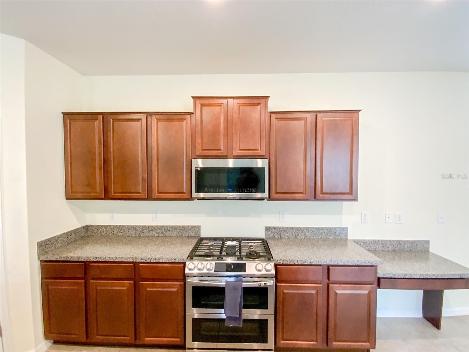 Image 6 of 50 For 21046 Passive Porch Drive