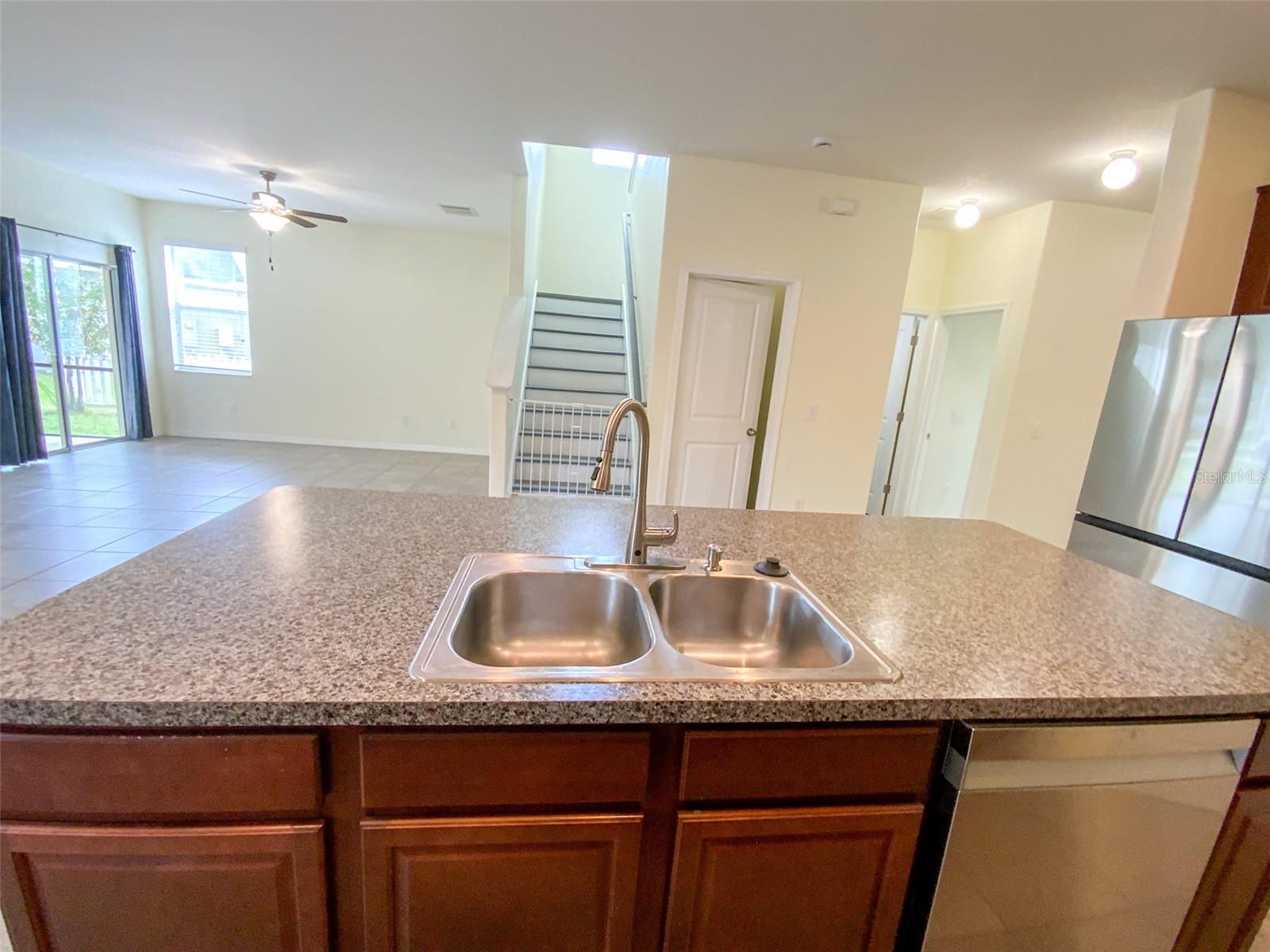 Image 7 of 50 For 21046 Passive Porch Drive