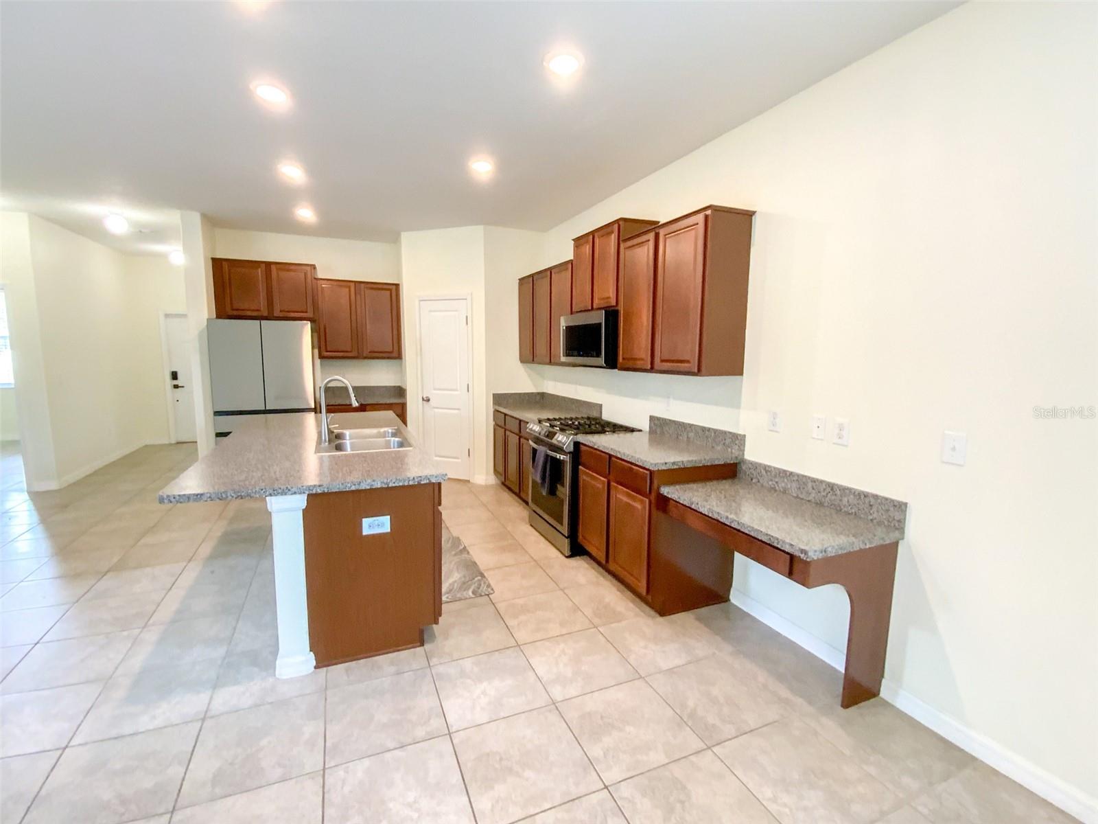 Image 8 of 50 For 21046 Passive Porch Drive