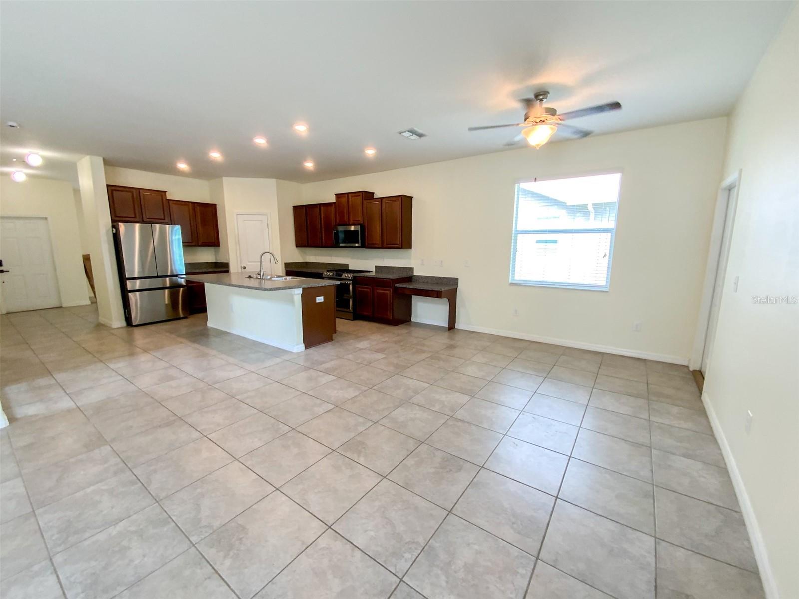 Image 9 of 50 For 21046 Passive Porch Drive