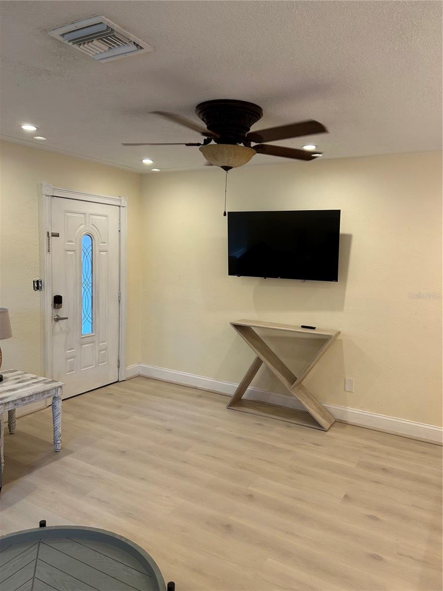 Image 7 of 48 For 10842 61st Avenue