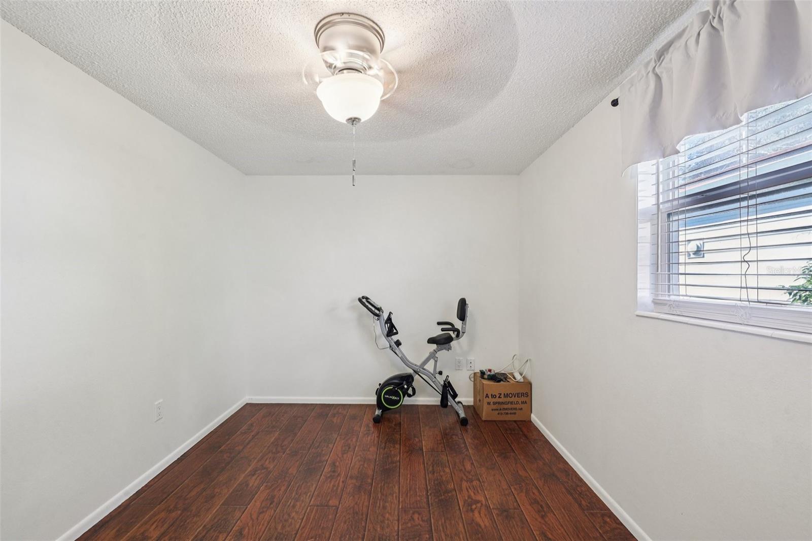 Image 18 of 46 For 1013 Oakhill Street