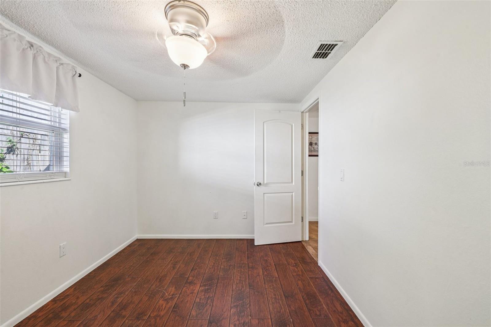 Image 19 of 46 For 1013 Oakhill Street