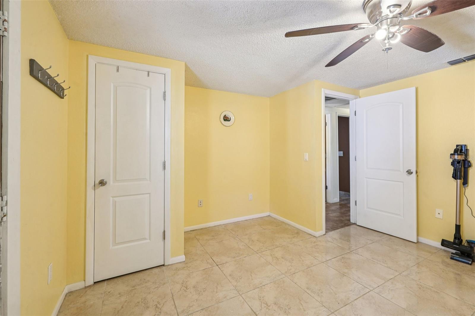 Image 24 of 46 For 1013 Oakhill Street