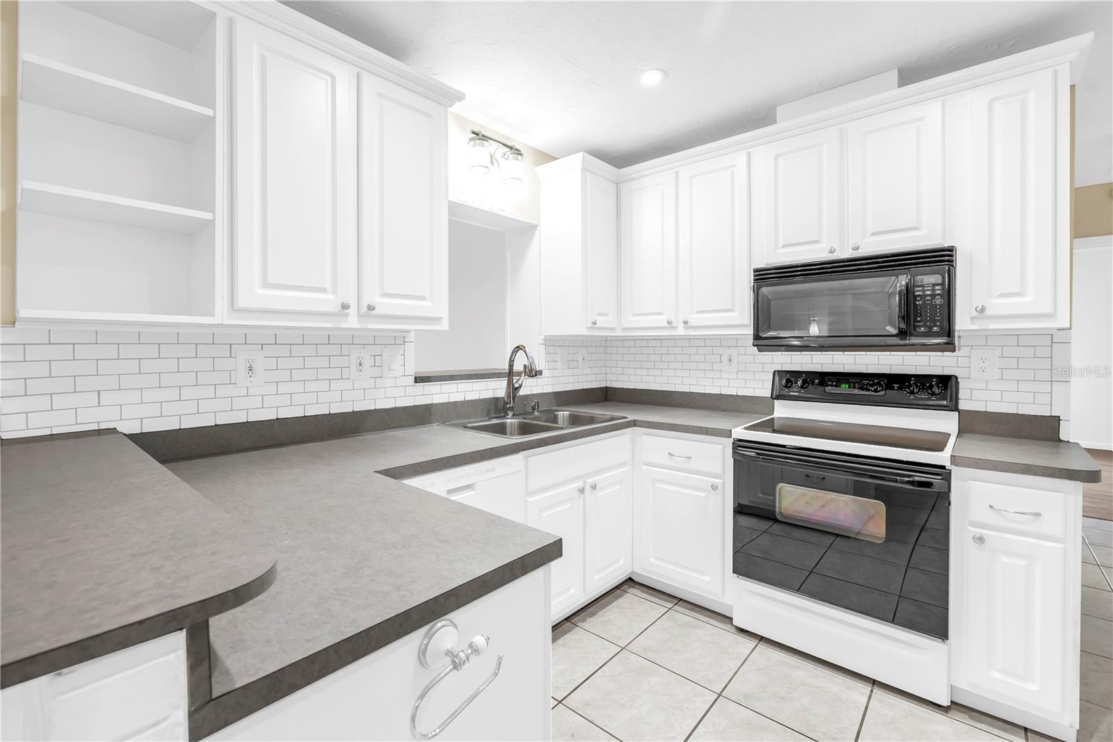Image 18 of 52 For 6623 16th Street N