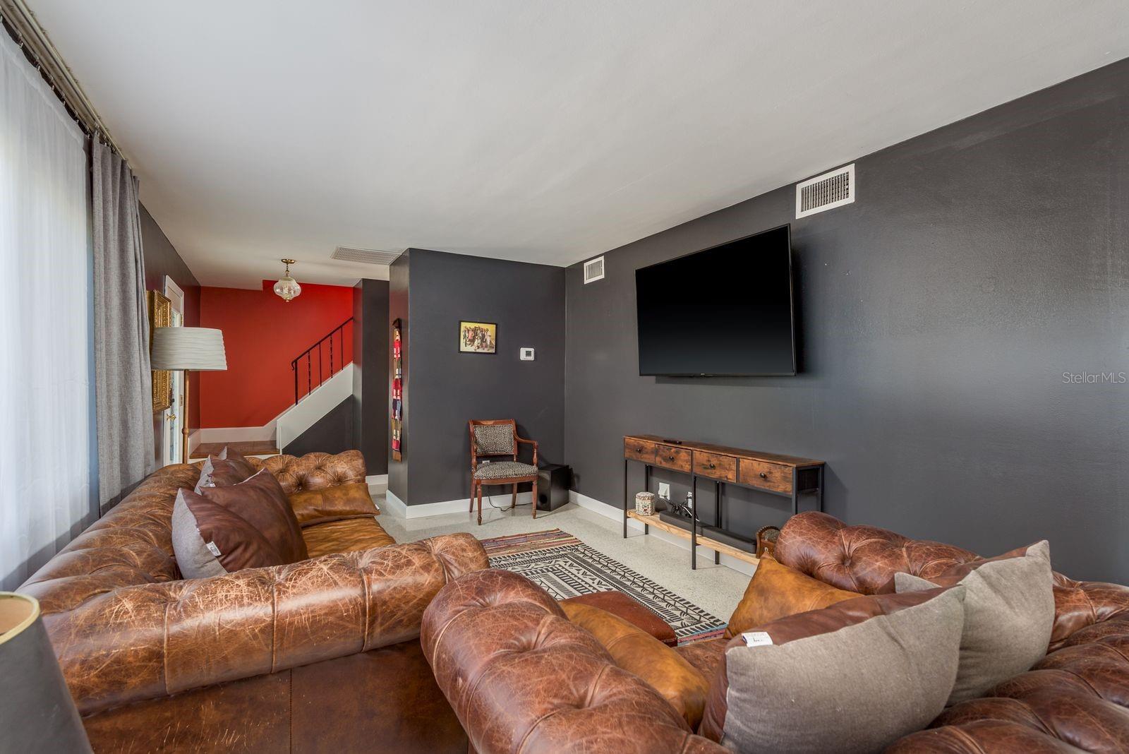 Image 10 of 58 For 829 Narcissus Avenue