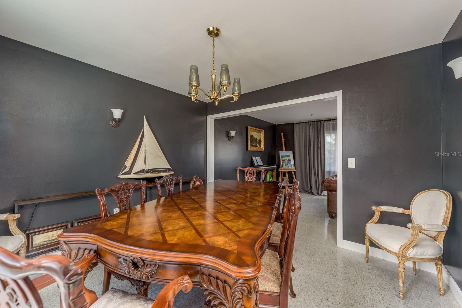 Image 13 of 58 For 829 Narcissus Avenue