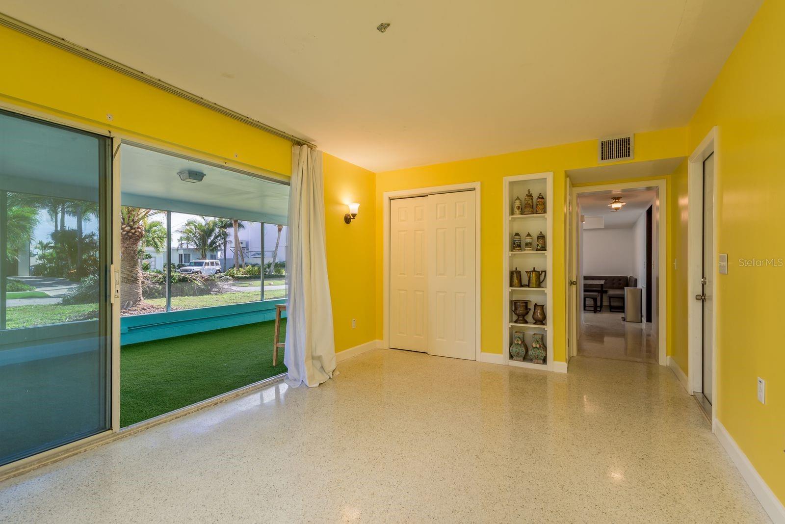 Image 21 of 58 For 829 Narcissus Avenue