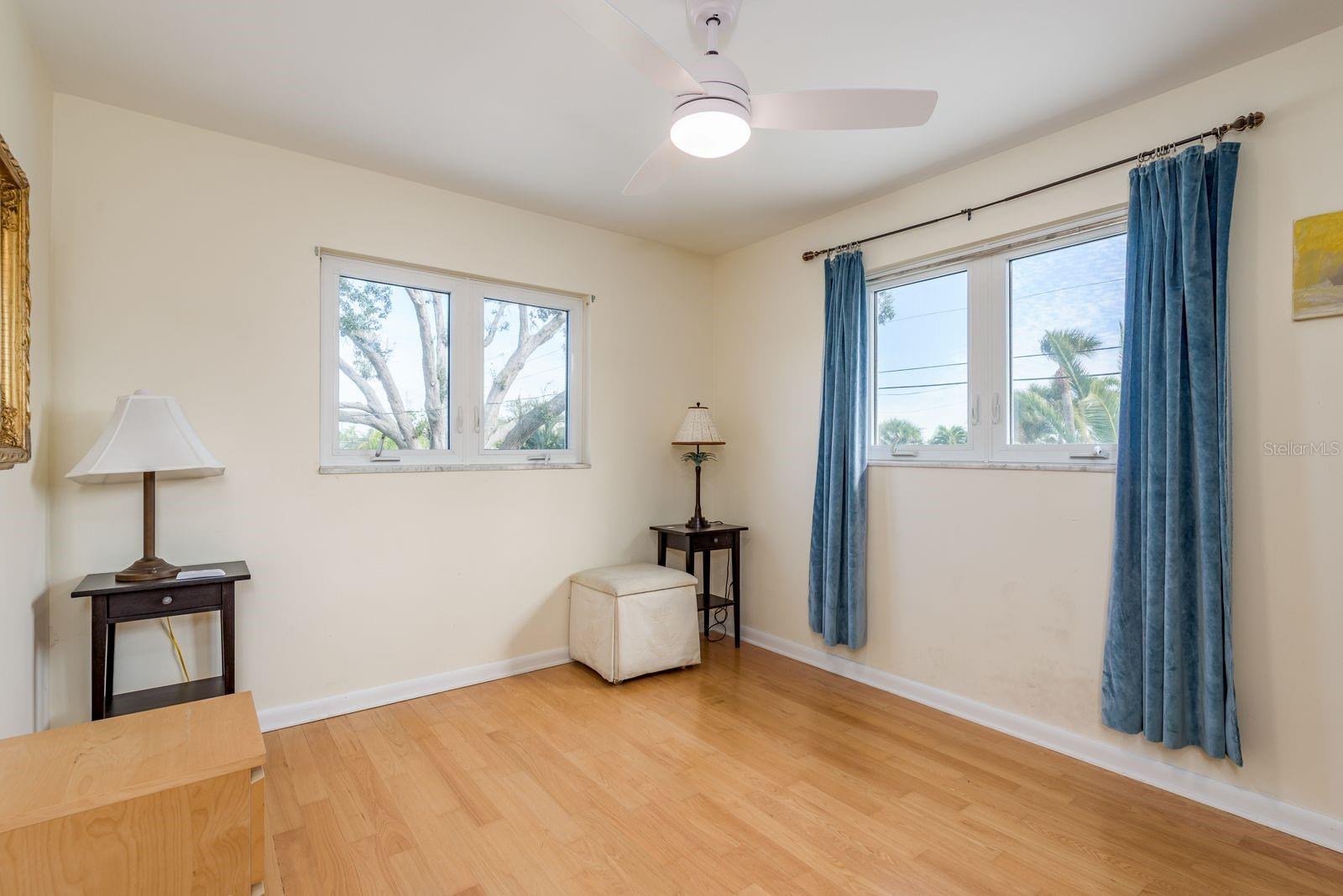 Image 25 of 58 For 829 Narcissus Avenue