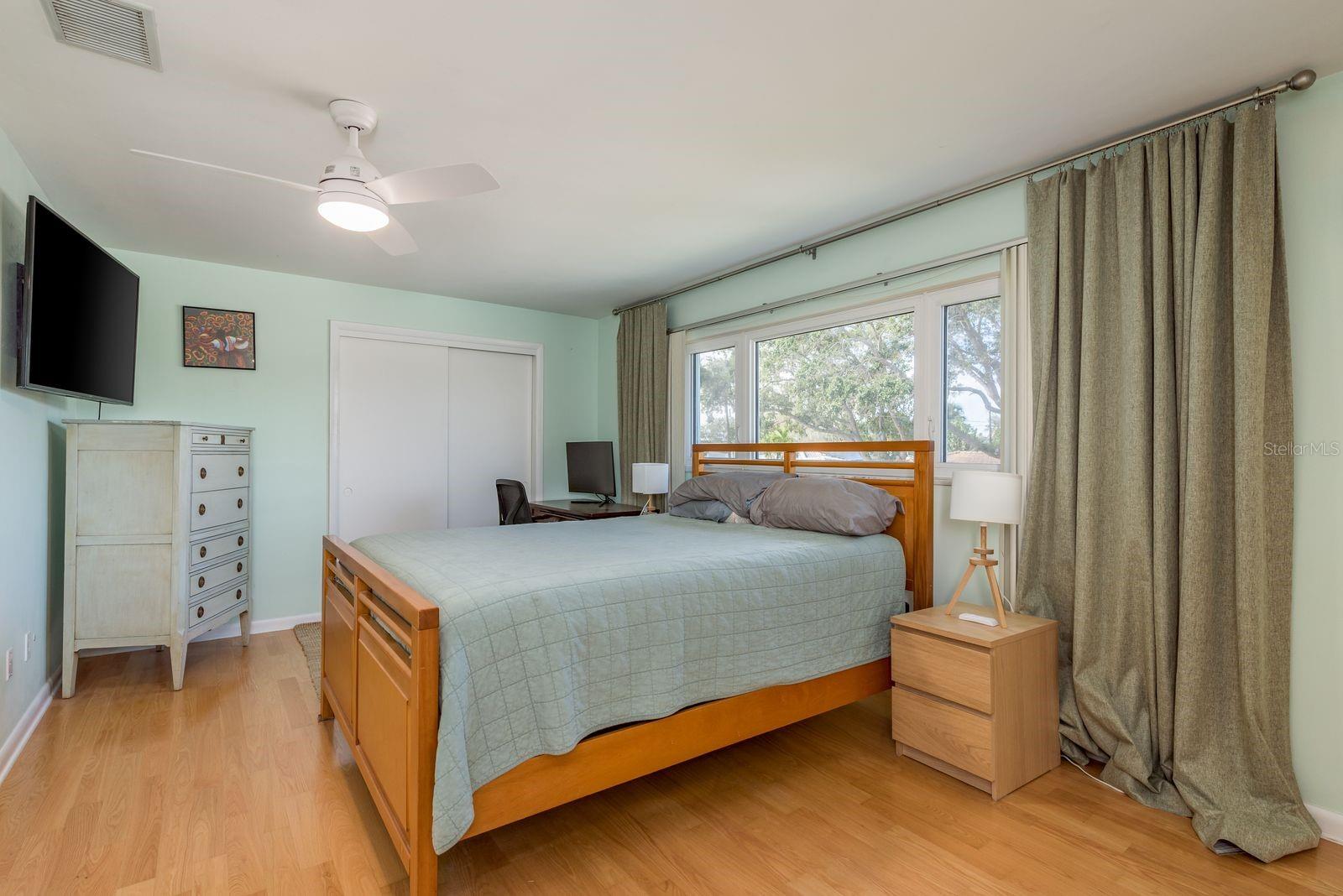 Image 27 of 58 For 829 Narcissus Avenue