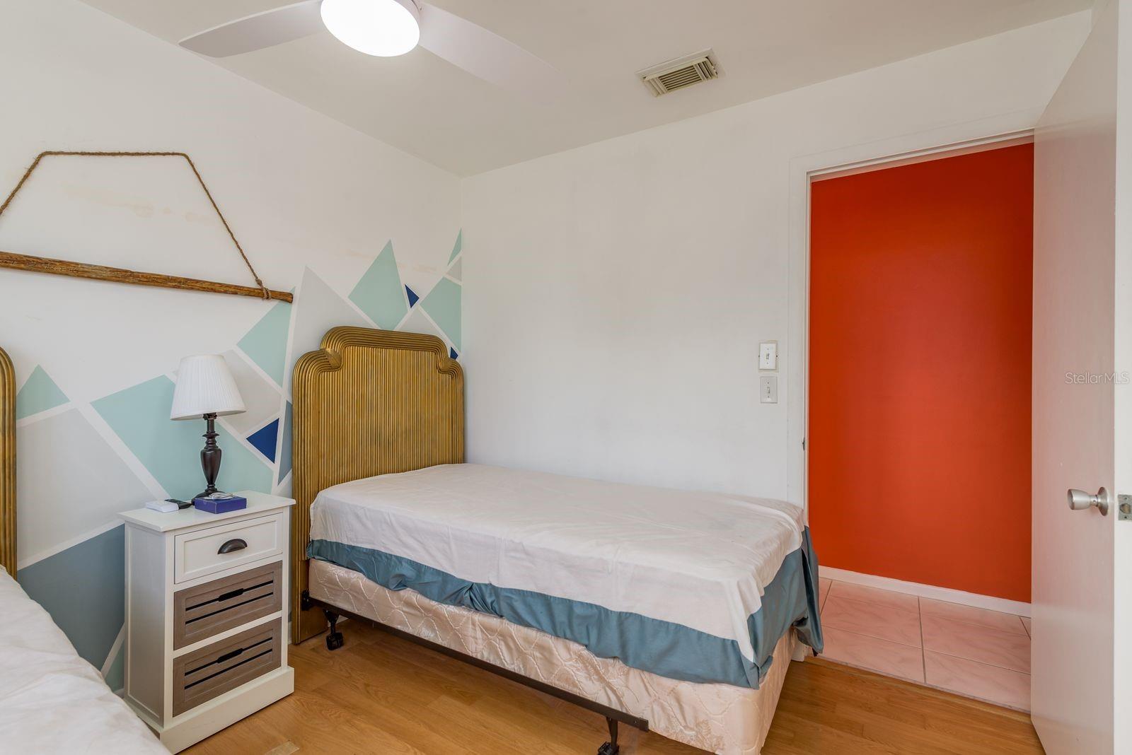 Image 31 of 58 For 829 Narcissus Avenue