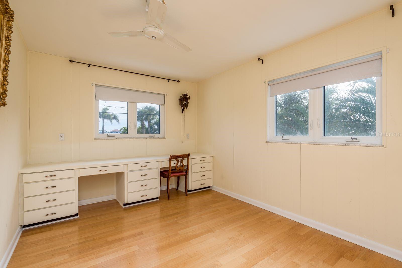 Image 32 of 58 For 829 Narcissus Avenue