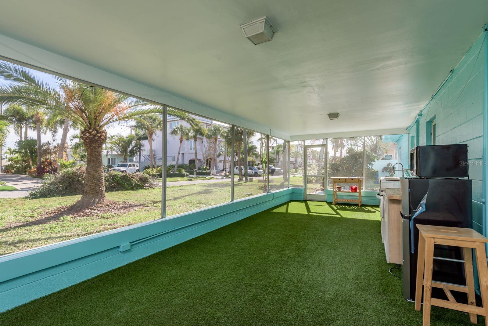 Image 34 of 58 For 829 Narcissus Avenue